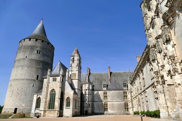 Fototapeta na wymiar Cour intérieure du Château de Châteaudun, Eure-et-Loir, France