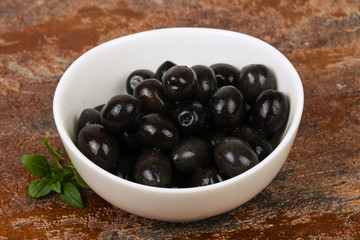 Black olives in the bowl