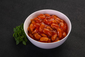 Baked kidney with tomato sauce