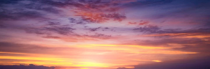 Schilderijen op glas Kleurrijke lucht en wolken zonsondergang achtergrond © Choat