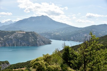 Lac de Serre-Ponçon (Hautes-Alpes)