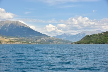 Lac de Serre-Ponçon (Hautes-Alpes)