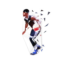 Obraz premium Koszykarz z piłką, drybling. Ilustracja na białym tle wektor niski wielokątne, widok z boku. Nakładka do koszykówki, geometryczny styl