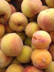 peaches in market