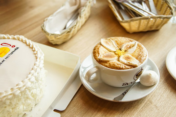 coffee with marshmallows and cake