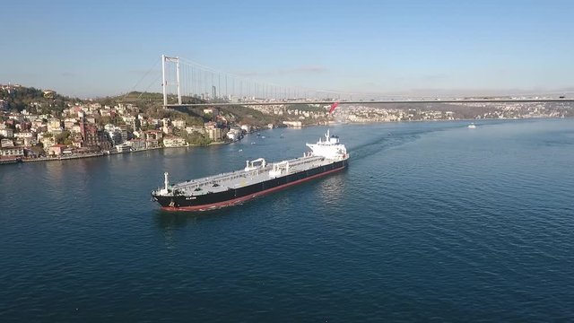 anker passing the Strait of Bosphorus