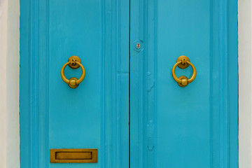 texture of wooden doors in Malta
