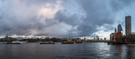 Cloudy city © Anna Granat