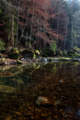 Sihltal mit Sihl bei Sonnenaufgang im Herbst