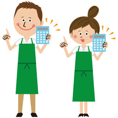 ポップな緑のエプロンをした男女が電卓を持つ