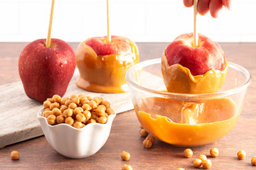 Making Homemade Caramel Apples