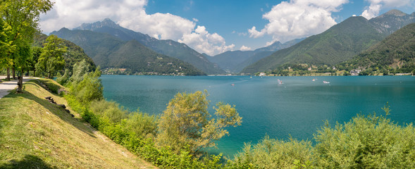 Fototapeta na wymiar The lake Lago di Ledro among the Alps in the Trentino district.
