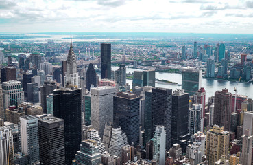 Naklejka premium Cloudy City