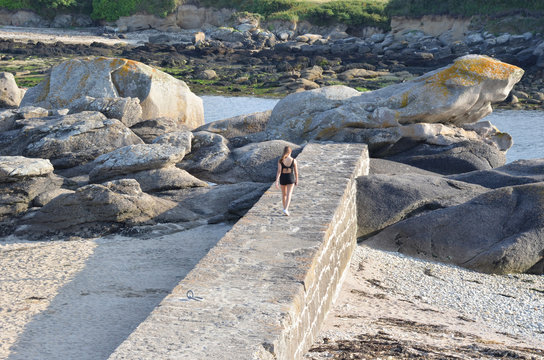 Young woman, Aber-ildut, Finist&egrave;re, Brittany, France