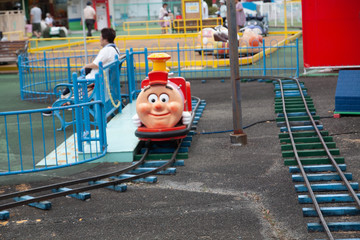 おもちゃの機関車