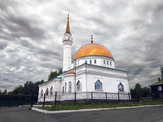 Fototapeta na wymiar Cathedral mosque in the city of Serov. Russian Federation