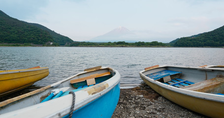 Fototapeta na wymiar Mountain Fujisan and shojiko lake