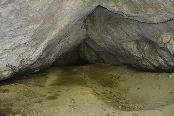 cave from the Varghis gorge