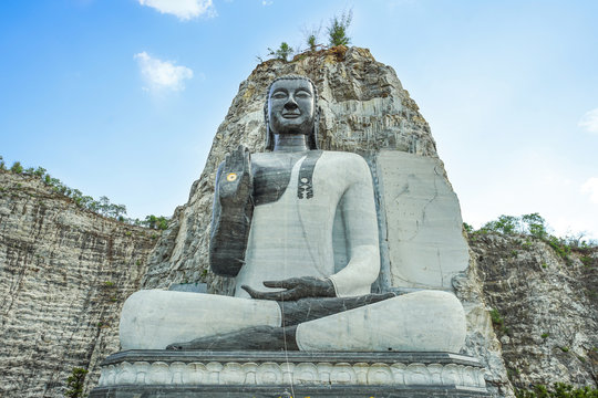 Big Buddha Bhutsaya Khiri Si Suvarnabhumi in U Thong, Suphanburi.