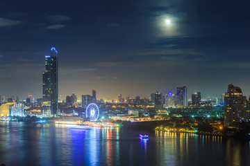 Fototapeta na wymiar bangkok cityscape and Chaw Phraya river