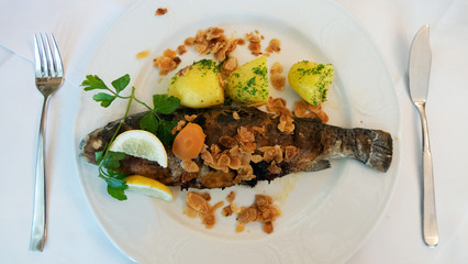 Trout with roasted almonds and potatoes