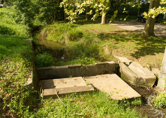 Lavoir à Saint Palais dans le département des Pyrénées Atlantique autrefois couvert  maintenant à ciel ouvert