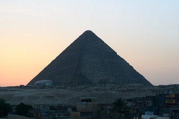 La Pyramide de Khéops au coucher de Soleil