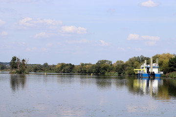 Fototapeta premium Au fil de la Meuse en Hollande
