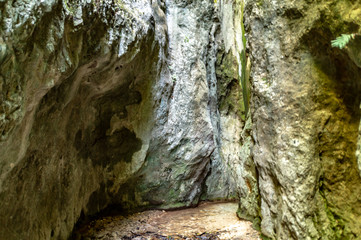 Gola di Jana nel sentiero 168 a Braccano nelle Marche