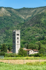 Fototapeta na wymiar Medieval church at Diecimo, Lucca