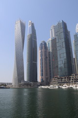 Fototapeta na wymiar Gratte-ciels à la marina de Dubaï, Émirats arabes unis