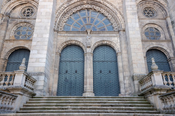 Fototapeta na wymiar Portada Oeste de la Catedral de Ourense, Galicia. España.