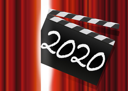Un clap de cinéma avec l’inscription 2020, passe au travers du rideau rouge d’une scène de spectacle, pour présenter la nouvelle année.