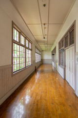 廃校　小学校の廊下