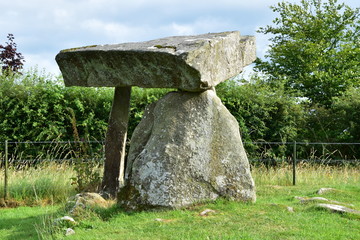Megality  Ballykeel Dolmen and Cairn