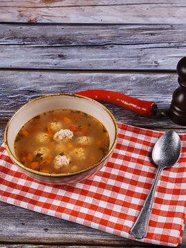Meatball borscht, Romanian "ciorba de perisoare"