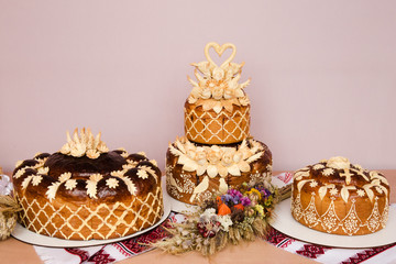 traditional Slavic wedding bread