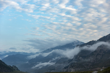 Fototapeta na wymiar morning fog in the Altai mountains