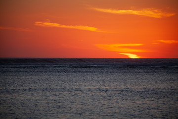 Naklejka premium le soleil dort