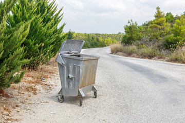 Container for garbage collection