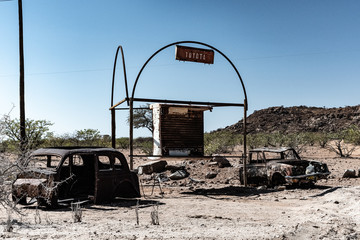 Voitures abandonnées en Namibie en Afrique