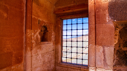 Fototapeta premium Ishak Pasha Palace, interiors, decorations and bas-reliefs, carved stone. Internal architecture. It is one of the most magnificent historical buildings of the country. Dogubeyazit. Eastern Turkey