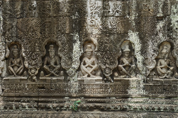Fototapeta na wymiar Sculpture in Preah Khan Temple