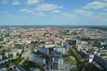 Fototapeta na wymiar Wroclaw - panorama miasta, widok z góry, latem