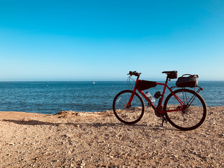 Fototapeta na wymiar A bike ride on the beach of more mesa in Santa Barbara.