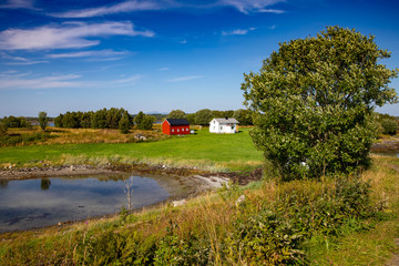 Fototapeta na wymiar Old farmers home at Ormoa island in Northern Norway