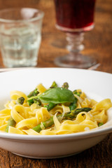Tagliatelle mit Spargel
