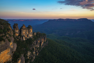 sunset at three sisters lookout, blue mountains, australia 46