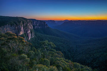 blue hour at govetts leap lookout, blue mountains, australia 3