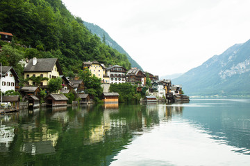 Obraz premium view of famous Hallstatt village in Austria
